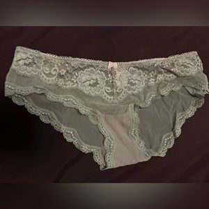 Victoria’s Secret gray lace with pink trim bikini panty, sz S